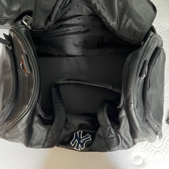 Large Leather bag and briefcase - Picture 3 of 7